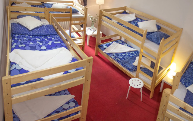 Absynt Hostel