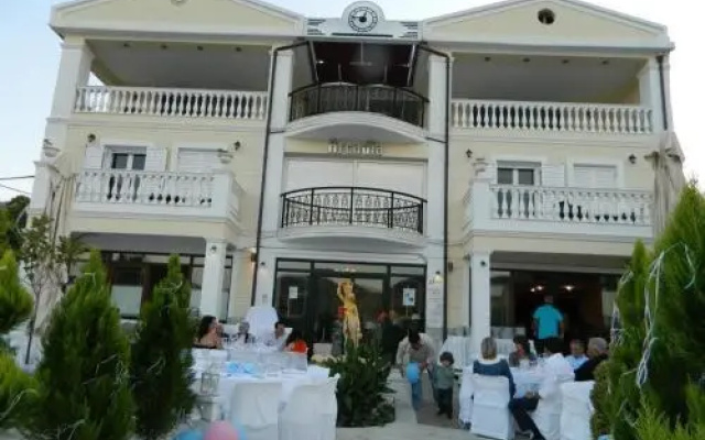 Arcadia Suites and Spa