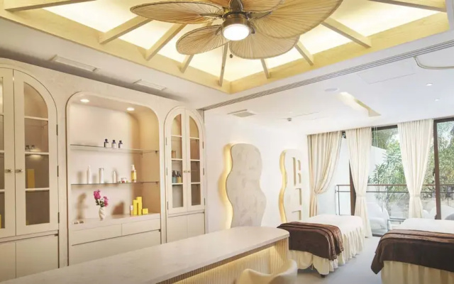 BATON SUITE Okinawa Kouri Island