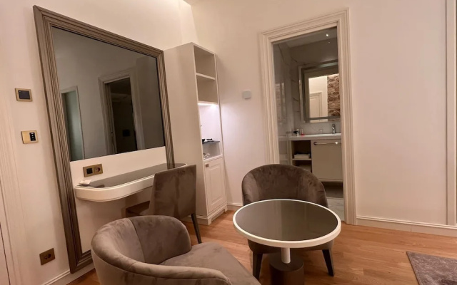 Martina Suites