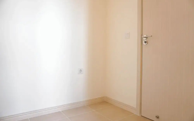 Spacious And Comfy 2Br With Extra Room Apartment At Meikarta