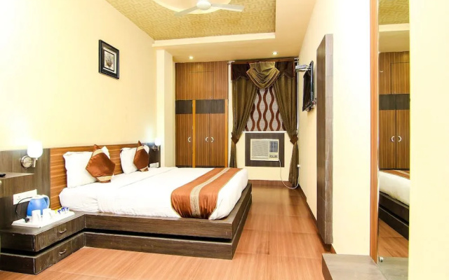 OYO 2136 Hotel The Continental