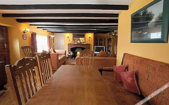 Rose & Thistle Inn