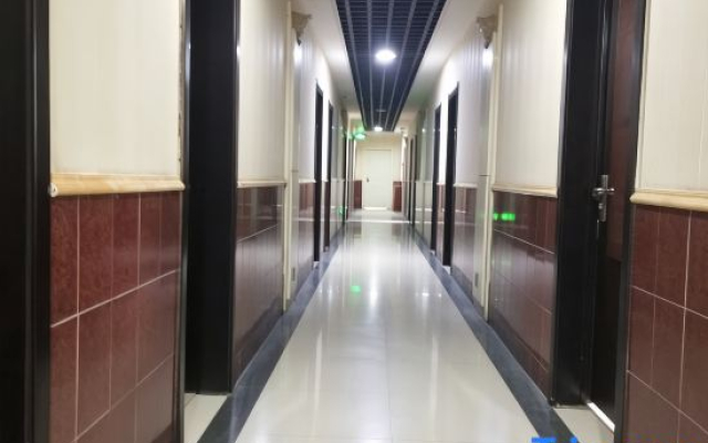 Suifenhe Zhonglong Hotel（Central Square）