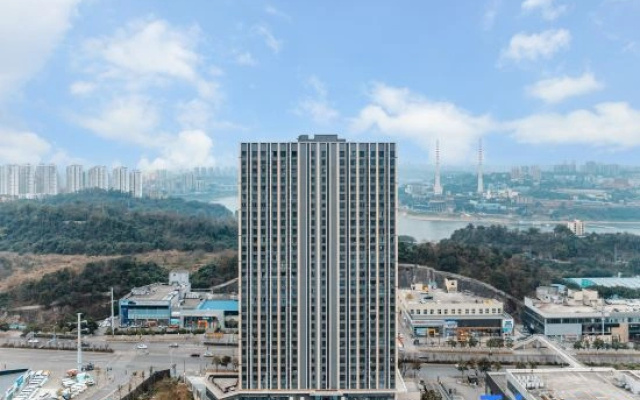 Platinum Hotel (Eight kilometer Light Rail Station Branch)