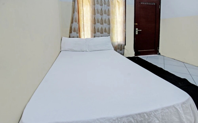 OYO Life 92853 Kost 999