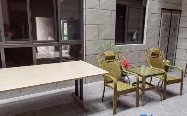 Qingcheng Mountain Banshan Bianxia Homestay