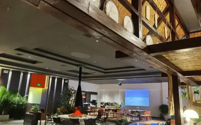 Staying at the Holiday Inn Cafe