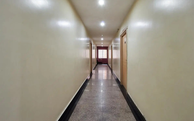 Hotel O Padmini Near Lakdikapool Metro Station