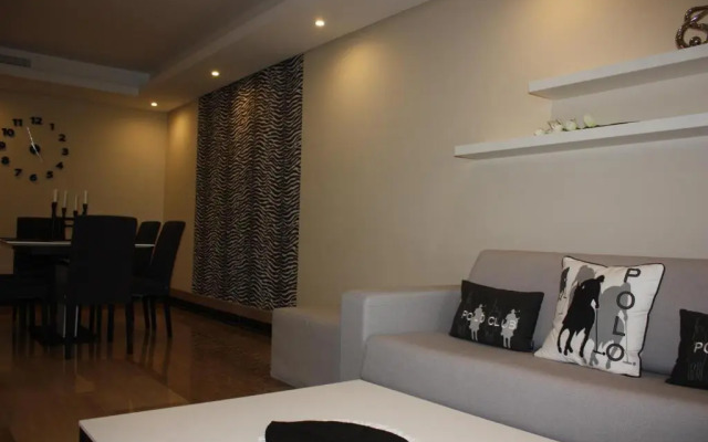 100 - Beach apartment with Private Pool