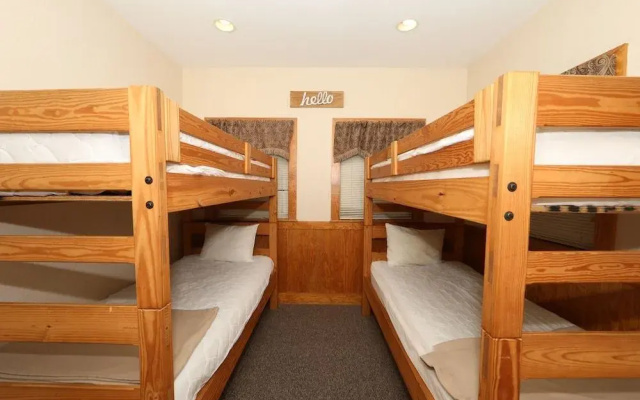 Apple Blossom 10 - Two Bedroom Chalet