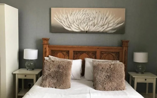 No 11B Boutique Rooms