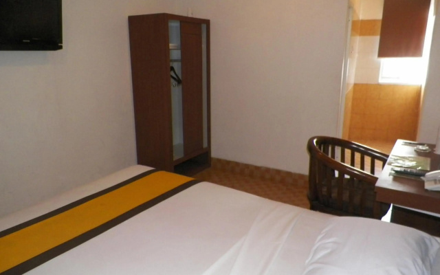Hotel O near Mall Panakukkang formerly Al-Badar Hotel Syariah