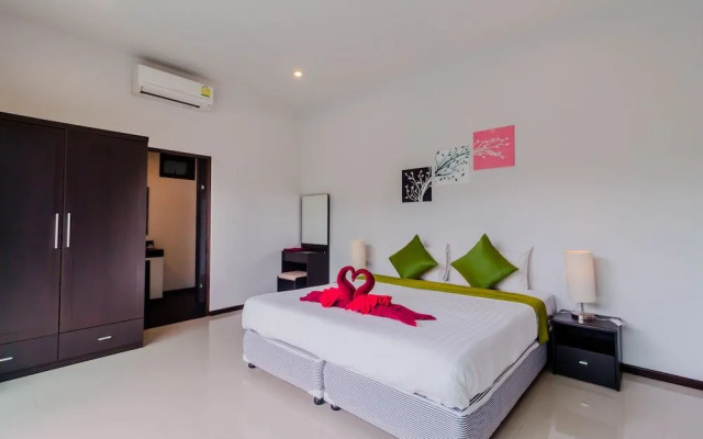 Tropical Pool Villas near Phuket Zoo