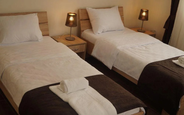 Hotel A-minis
