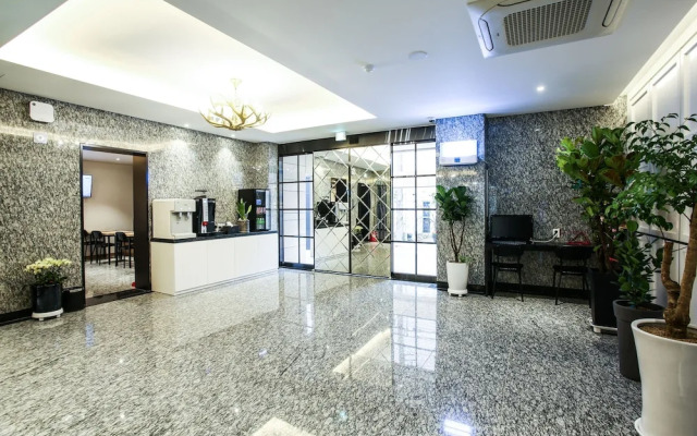 Jeonju Mari Hotel Park Store