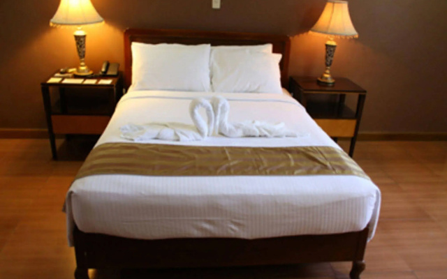 Crown Royale Hotel