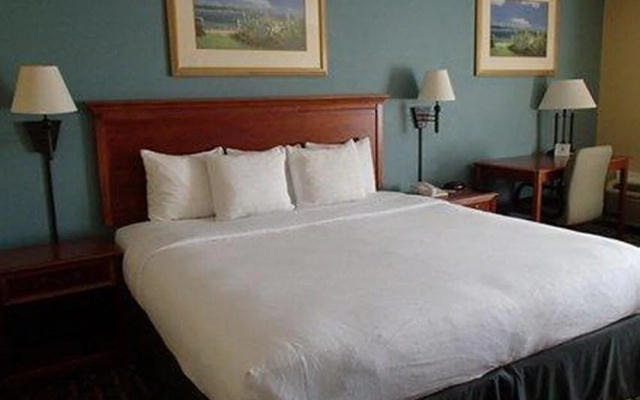 Clarion Inn