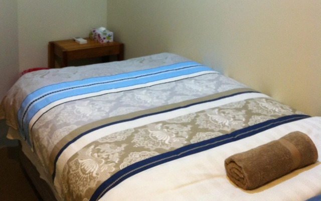 M&Y Airport Guest House (Red)