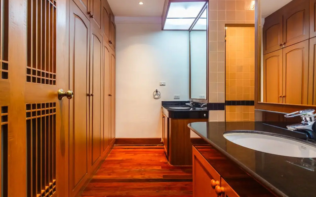 Lakewood Hills Villa by Lofty