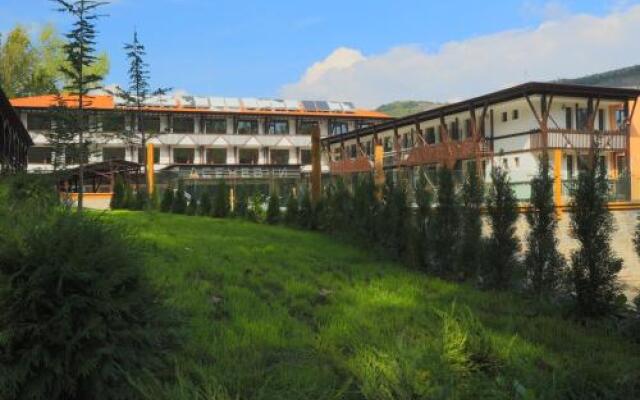 Park Hotel Asenevtsi & SPA Велико Тырново вид на фасад