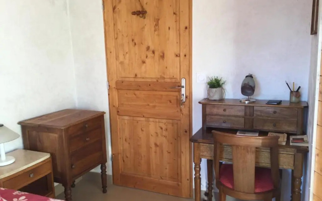 La Maison de Jean (Adults Only)