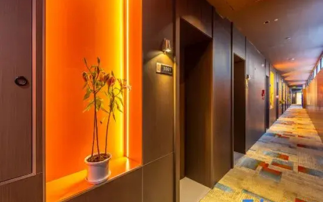 Tule City Youth Hotel (Lanzhou Wanda Plaza RT-Mart)