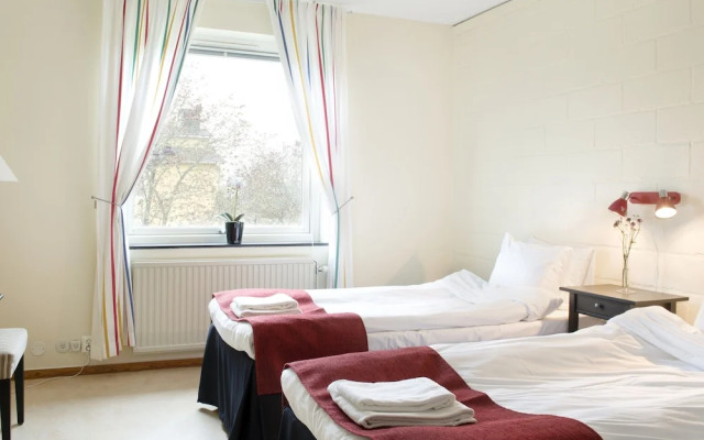 STF Ljungskile Folkhögskola Hostel and Hotel