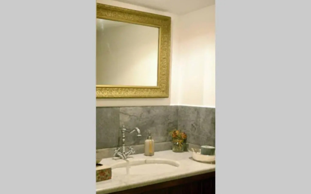 "Le Pietre Silenti" Antica Dimora Del 1300' (Adults Only)
