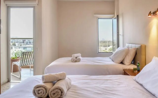 3BR SeaView Apt by the Beach by SeaNRent