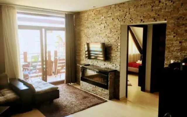 Apartament 325