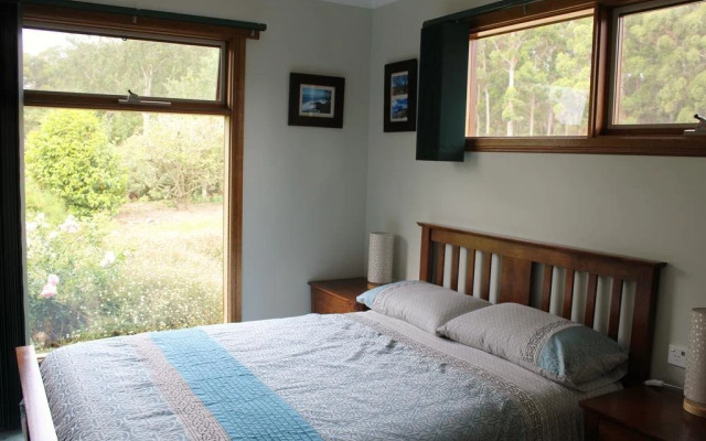 Eagle's Roost Farmstay B&B