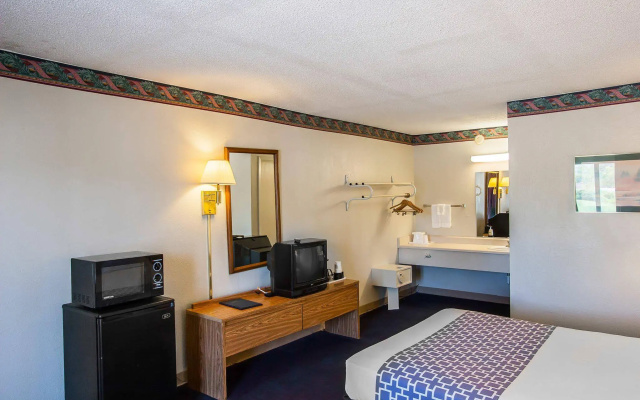 Motel 6 Effingham, IL