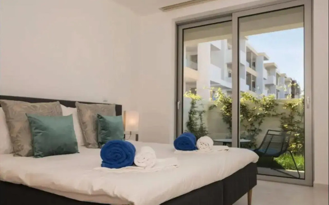 Modern Ocean Front Apartment