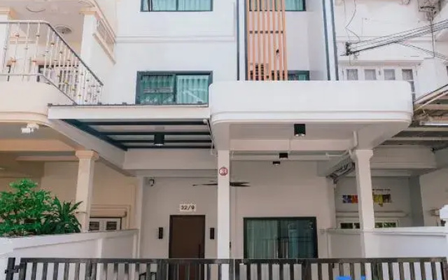 Exclusive Sukhumvit Residence / 3 Min BTS / Thonglor / 20 Guests