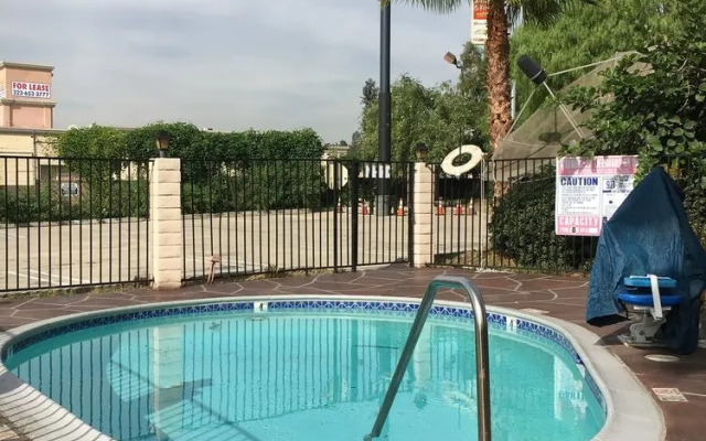 Days Inn By Wyndham Ontario Airport