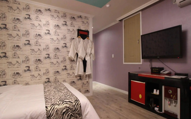 Chocolate Hotel