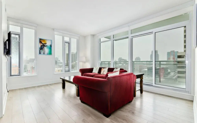 Suite Digs Mark on 10th