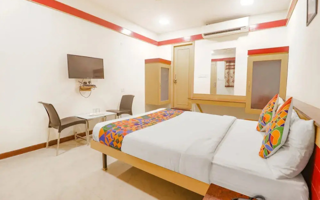 Fabhotel Sri Sai Ram Suites