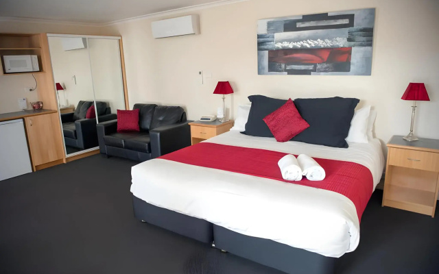 Arkana Motor Inn & Terrace Apartments