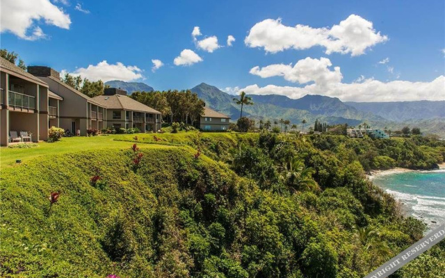 Pali Ke Kua 124 by RedAwning