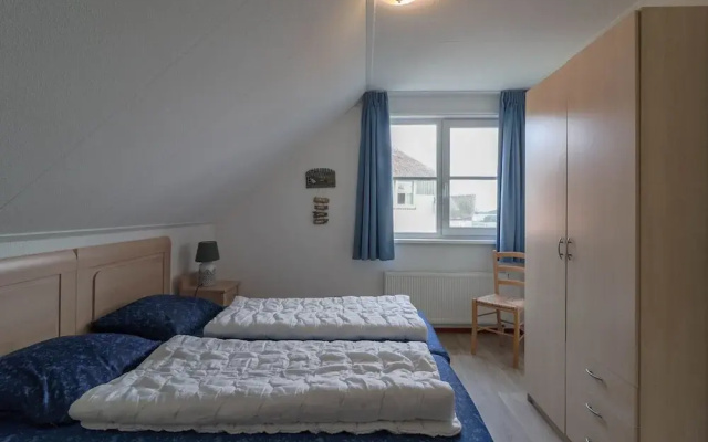 Spacious Villa in a Holiday Park in Makkum