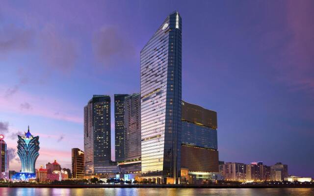 Отель Mandarin Oriental, Macau вид на фасад