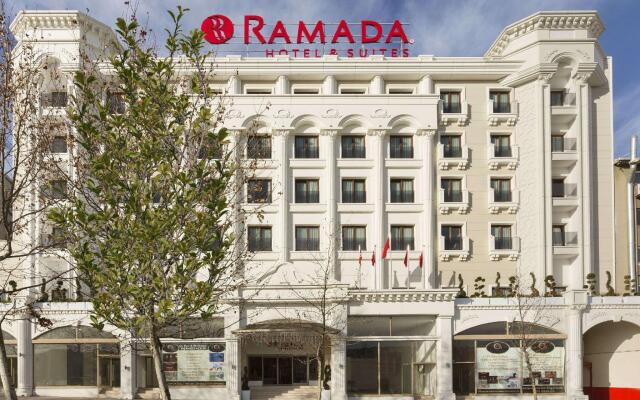Ramada Hotel & Suites Istanbul Merter вид на фасад