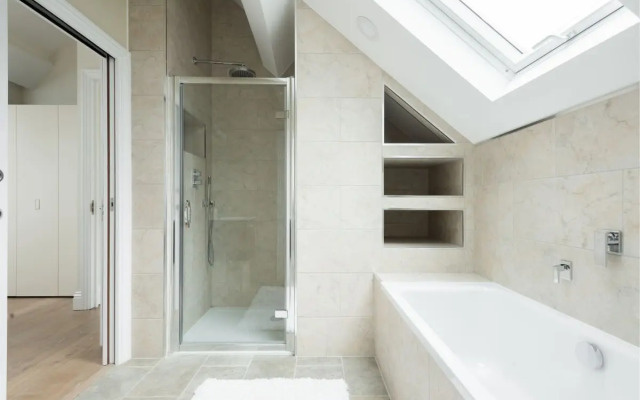 The Soho Studio - Modern & Bright 2BDR in Central London