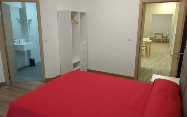 Albergue & Rooms Murgadan