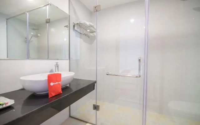 RedDoorz Plus Near Van Mieu Quoc Tu Giam