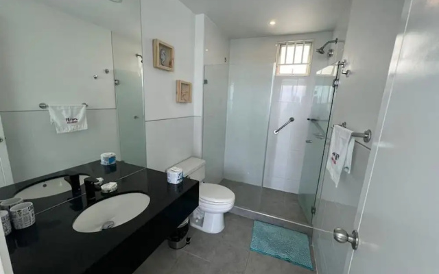 1m3-4 Beachfront Apartment With Air Conditioning And Wifi