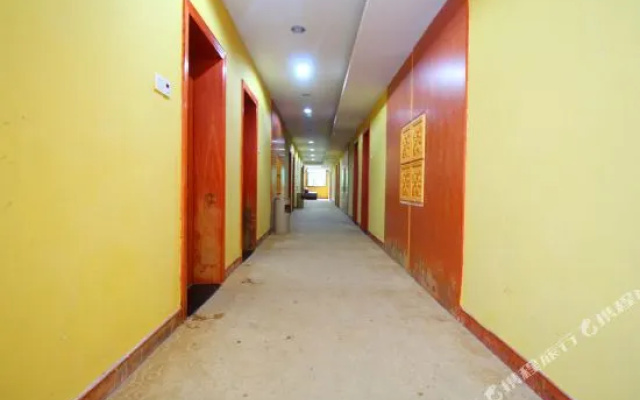 Yaoli Wolongtan Hotel