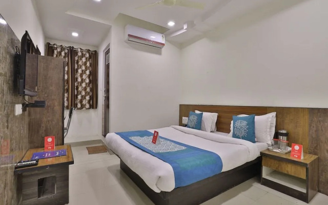 OYO 9591 Hotel Neel Kamal